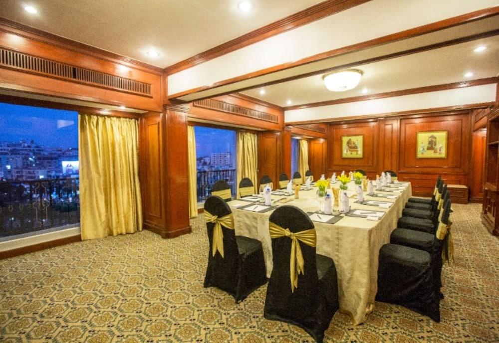 Taj Banjara Ξενοδοχείο Χιντεραμπάντ Εξωτερικό φωτογραφία The Royal Suite